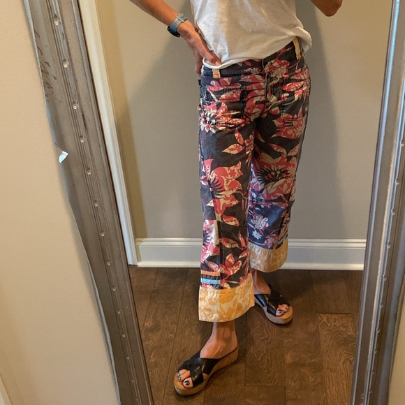 Oilily Adorable Crop Flare Pants - Picture 2 of 13
